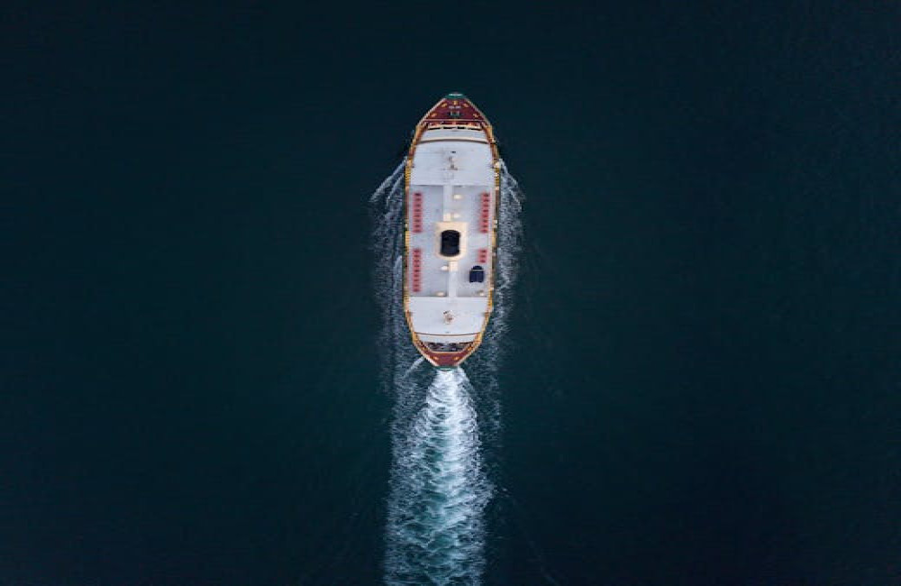 Wat betekent het spreekwoord het schip ingaan?