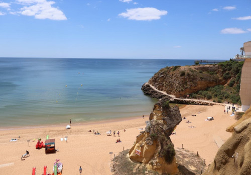 Praia da Rocha: alles over het rotsstrand van Portimão