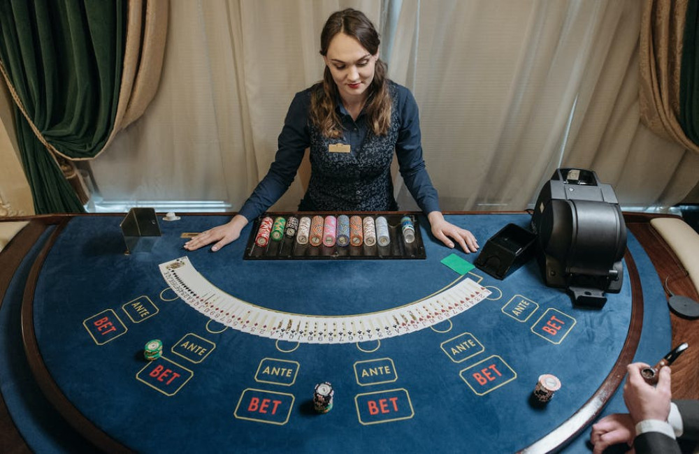 Hoeveel huisvoordeel heeft de verzekering bij blackjack met 6 decks?
